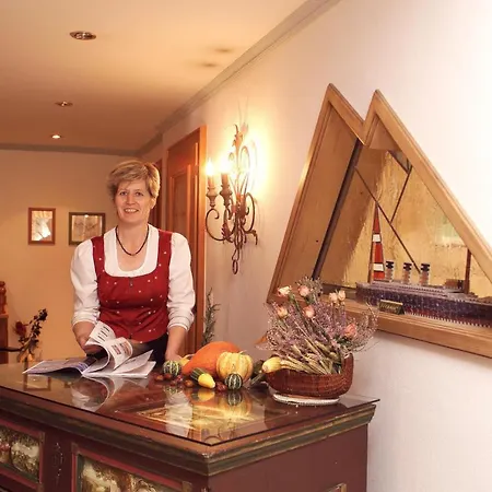 Lachmayr - Sommerkarte Inkludiert Guest house